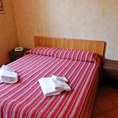 Hotel Casa Per Ferie Santa Maria Alle Fornaci Rome